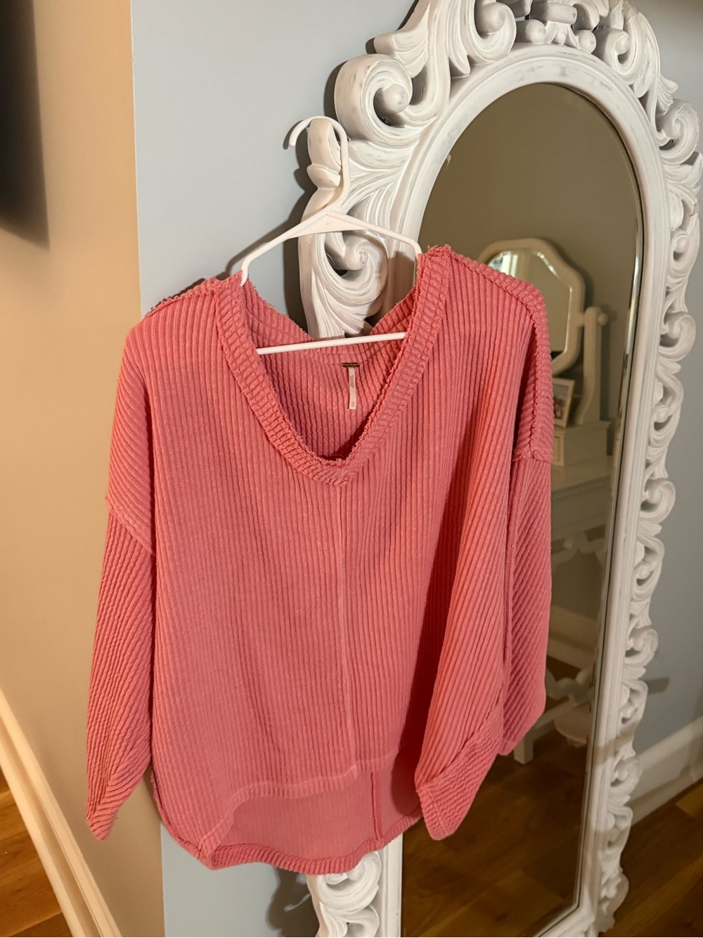 Free People Ribbed V-Neck Pullover Sweater in Dusty Rose